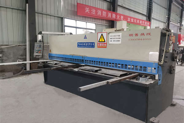 laser cutting machine