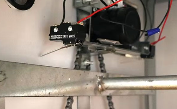 Egg turning system